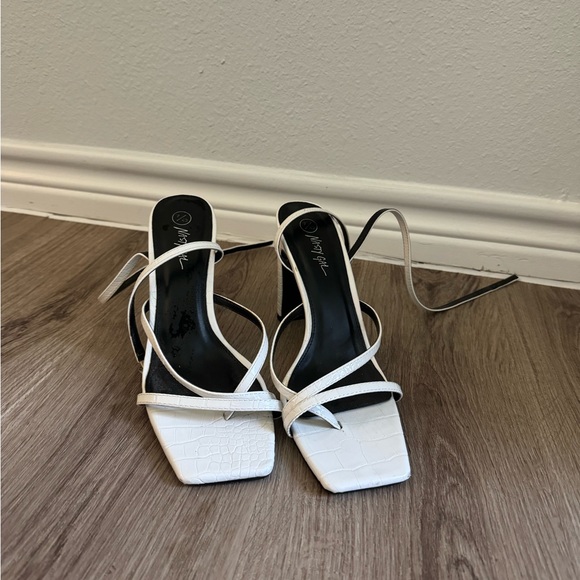 Nasty Gal white heels - Picture 1 of 3